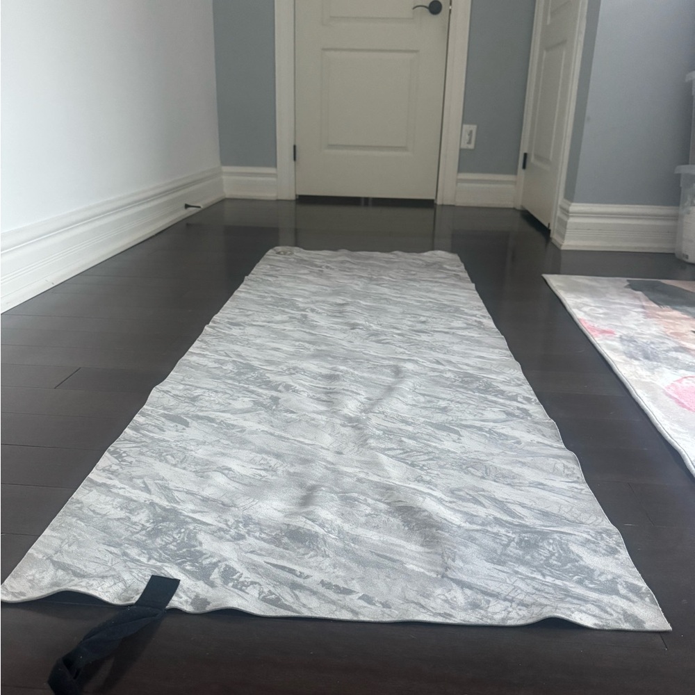 Lululemon Yoga Mat - Foldable